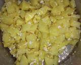 Foto del paso 3 de la receta: Patatas con almendras tostadas (con toque chino)
