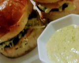 A picture of step 5 of Chicken patty burgers.
