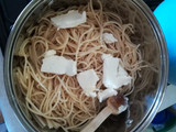 Spaghetti blanco con mega queso