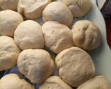 A picture of step 5 of Buns bread without oven.