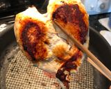 Hình bước làm 2 của món Gà áp chảo dầu mè-Eatclean