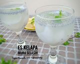 Foto langkah ke 3 dari resep Es Kelapa Muda Selasih.