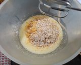 Foto del paso 2 de la receta: Budín de bananas con pasas sin manteca ni azúcar