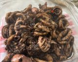Foto langkah ke 4 dari resep Oseng Cumi Hitam.