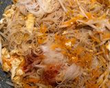 Foto langkah ke 3 dari resep Bihun goreng simple, bahan murah meriah.