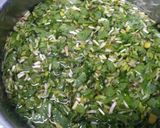 A picture of step 1 of Lima beans saag.