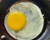 A picture of step 3 of Poached egg on crushed peas.