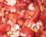 Foto del paso 5 de la receta: Ensalada de tomate y bacalao (esqueixada a mi manera)