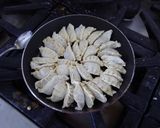 Une image de l'étape 10 de Gyoza.