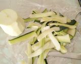 Foto del paso 2 de la receta Tortilla de espárragos silvestres y calabacín