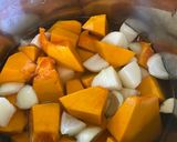 Foto langkah ke 1 dari resep Pumpkin Soup.