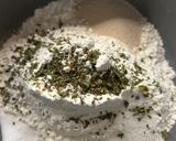 Hình bước làm 3 của món Pizza Bomb