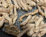 صورة لخطوة 1 من وصفة لحم ستراجانوف مع البصل والفلفل الاحمر 🥩🌶️🧅🧄🫚🧈