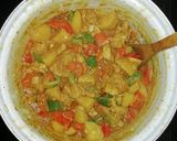 A picture of step 2 of LeViés Chicken Curry.