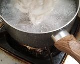 A picture of step 2 of Chinese Yam Euryale Seeds Pork Shank Soup 淮山茨實豬展湯 Healthy Soup.