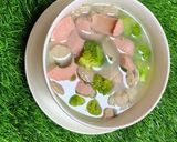 Foto langkah ke 3 dari resep Sup Sosis Bakso Brokoli.
