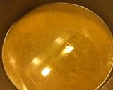 Une image de l'étape 1 de Soupe de tomates champignons céleri branche au curry et parmesan.