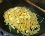 Pas rețetă Spaghetti con patate e zucchini (cartof și dovlecel) 2 fotografie