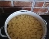 Krumplis knédli káposztás hússal recept fázis 2 fotója