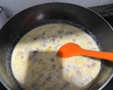 Foto langkah ke 4 dari resep Creamy Chicken Mushroom.