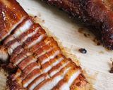 Hình bước làm 4 của món Thịt xá xíu BBQ sốt tương đen