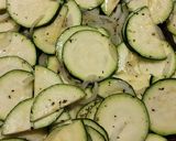 Foto del passaggio 2 della ricetta Donuts salati di zucchine e patate
