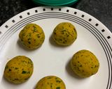 A picture of step 4 of Methi Thepla.