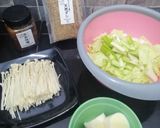 Foto langkah ke 1 dari resep Sup Miso Egg Tofu, Enoki dan Sawi Putih.