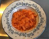 Une image de l'étape 2 de Soupe de courgettes aux carottes râpées.