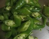 हरी मिर्च का अचार (hari mirch ka achar recipe in Hindi) रेसिपी चरण 1 फोटो