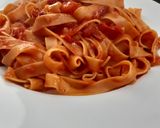 Foto del paso 2 de la receta: Fettuccine de tomate en salsa de 🍅y jamón Serrano #camino
