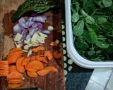 Foto langkah ke 1 dari resep Bening Daun Kelor.