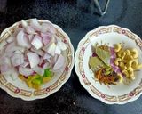 A picture of step 1 of Paneer Lababdar.