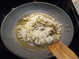 Lengua con alcaparras y almendras