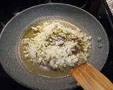 Foto del paso 2 de la receta: Lengua con alcaparras y almendras