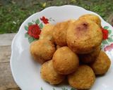 Foto langkah ke 6 dari resep Bola² singkong / jemblem.