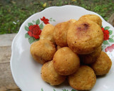 Foto langkah ke 6 dari resep Bola² singkong / jemblem.
