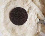 A picture of step 1 of Fried Oreos.