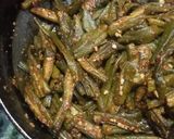 A picture of step 5 of Bhindi masala.