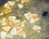 Foto del paso 3 de la receta: Ensalada templada de pollo y escarola