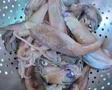 Foto del paso 2 de la receta: Chipirones en salsa caprichosa y algunas cositas más
