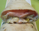 Foto del paso 5 de la receta: Wraps de gambas y piña