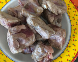 Foto del paso 2 de la receta: Aletría con alcachofas y costillejas