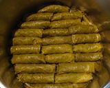 A picture of step 8 of Dolmathakia Yialantzi.