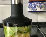Foto del paso 3 de la receta: Crujiente de ensalada de repollo con langostinos