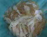 Foto langkah ke 2 dari resep 46. Sop Ayam Babi Kembang Tahu Jamur (Non Halal).