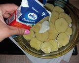 Rakott krumpli (szaftosan, magyarosan) recept fázis 2 fotója