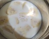 A picture of step 2 of Banana shake.