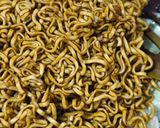 Foto langkah ke 3 dari resep Mie Goreng Bungkus Daun Ala Angkringan.