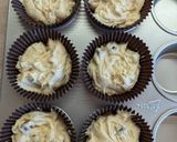 Foto langkah ke 2 dari resep Chocolate Chip Muffins.